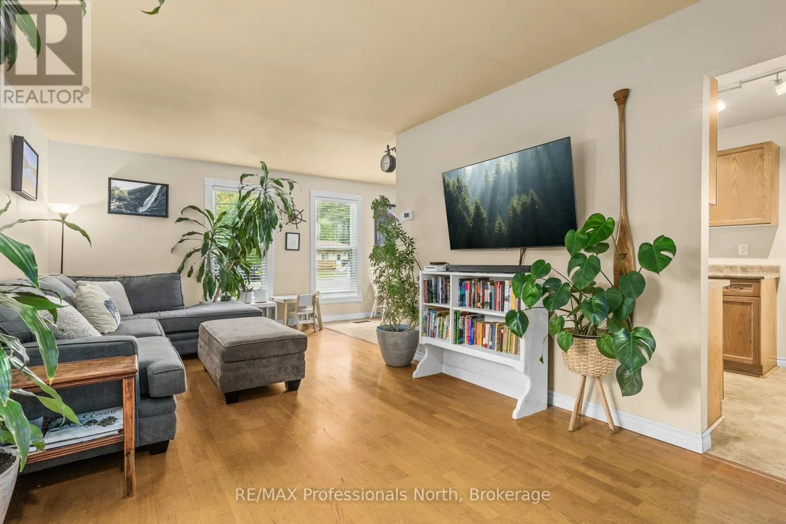 83 FLORENCE STREET W