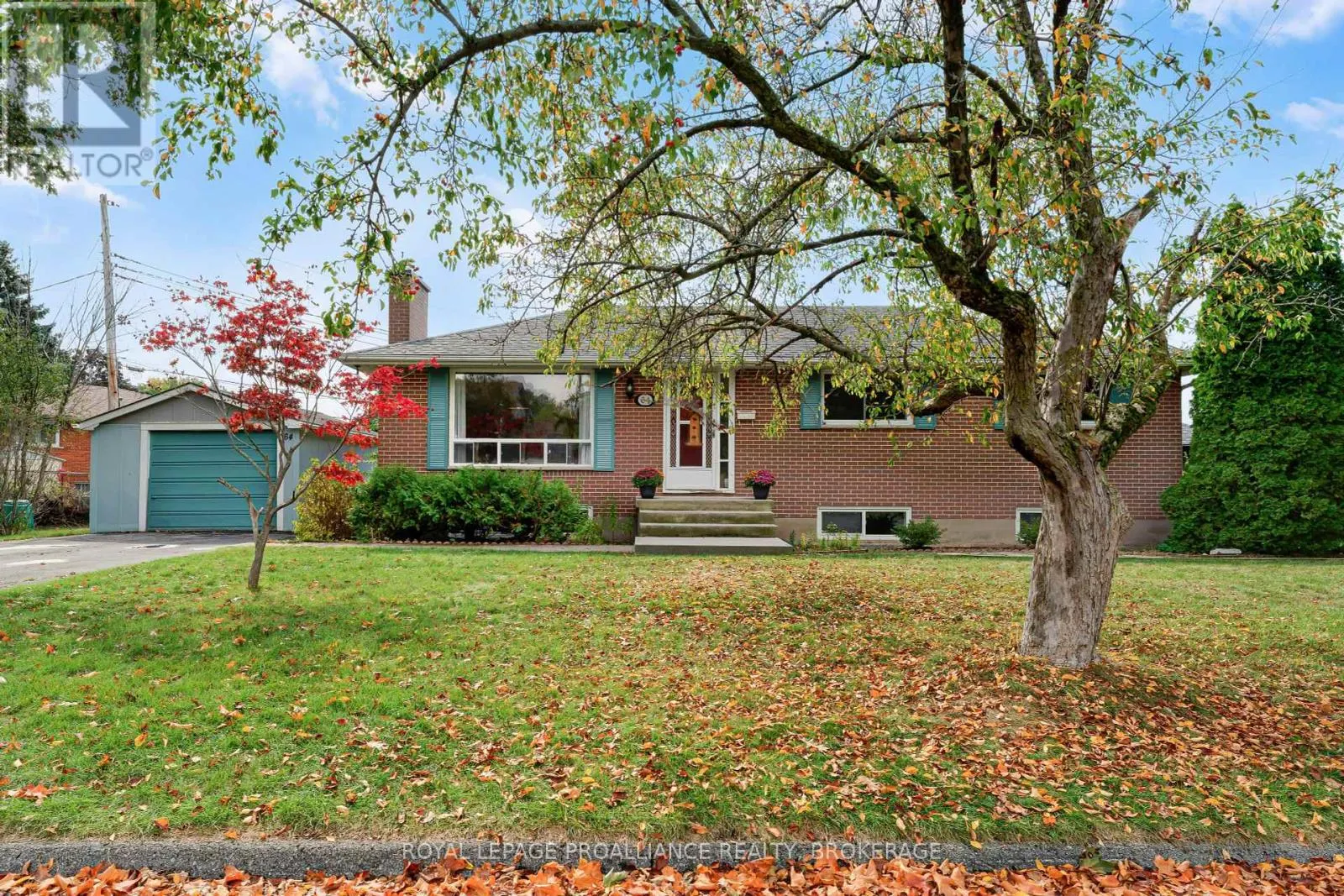 64 MICHAEL GRASS CRESCENT