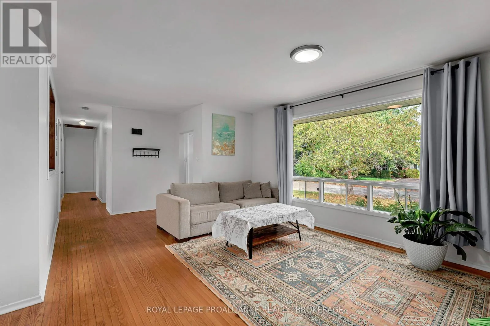 64 MICHAEL GRASS CRESCENT