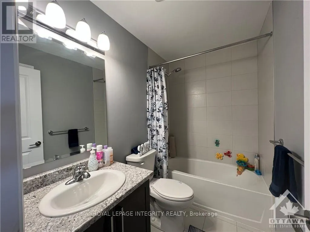 153 BANDELIER WAY