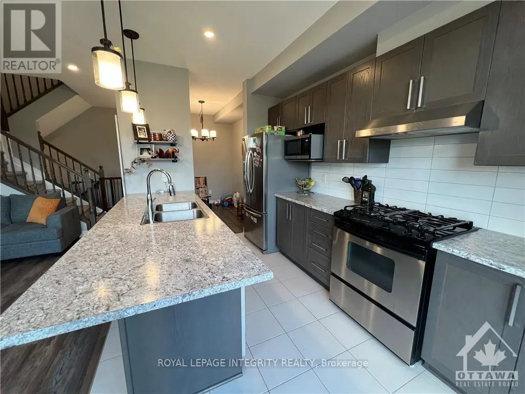153 BANDELIER WAY