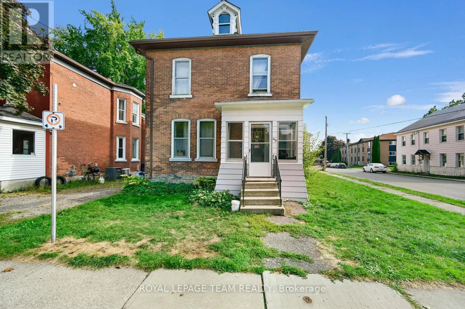 395 HENRY STREET W