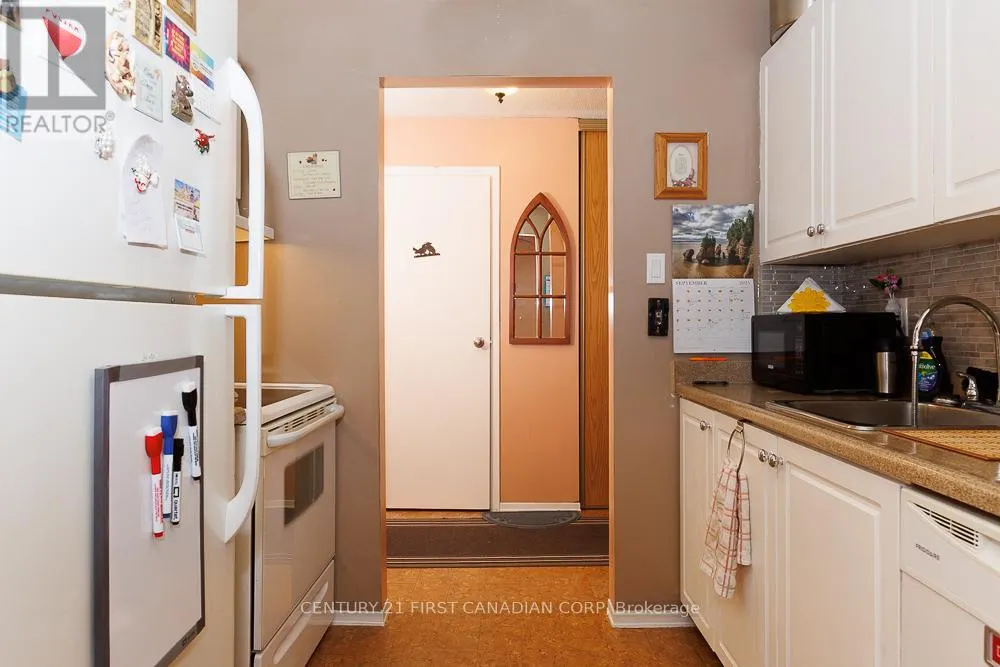 204 - 725 DEVERON CRESCENT, #204