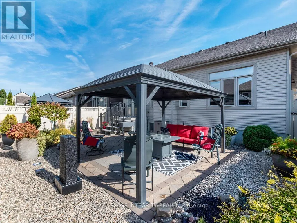 112 ELFIN GROVE