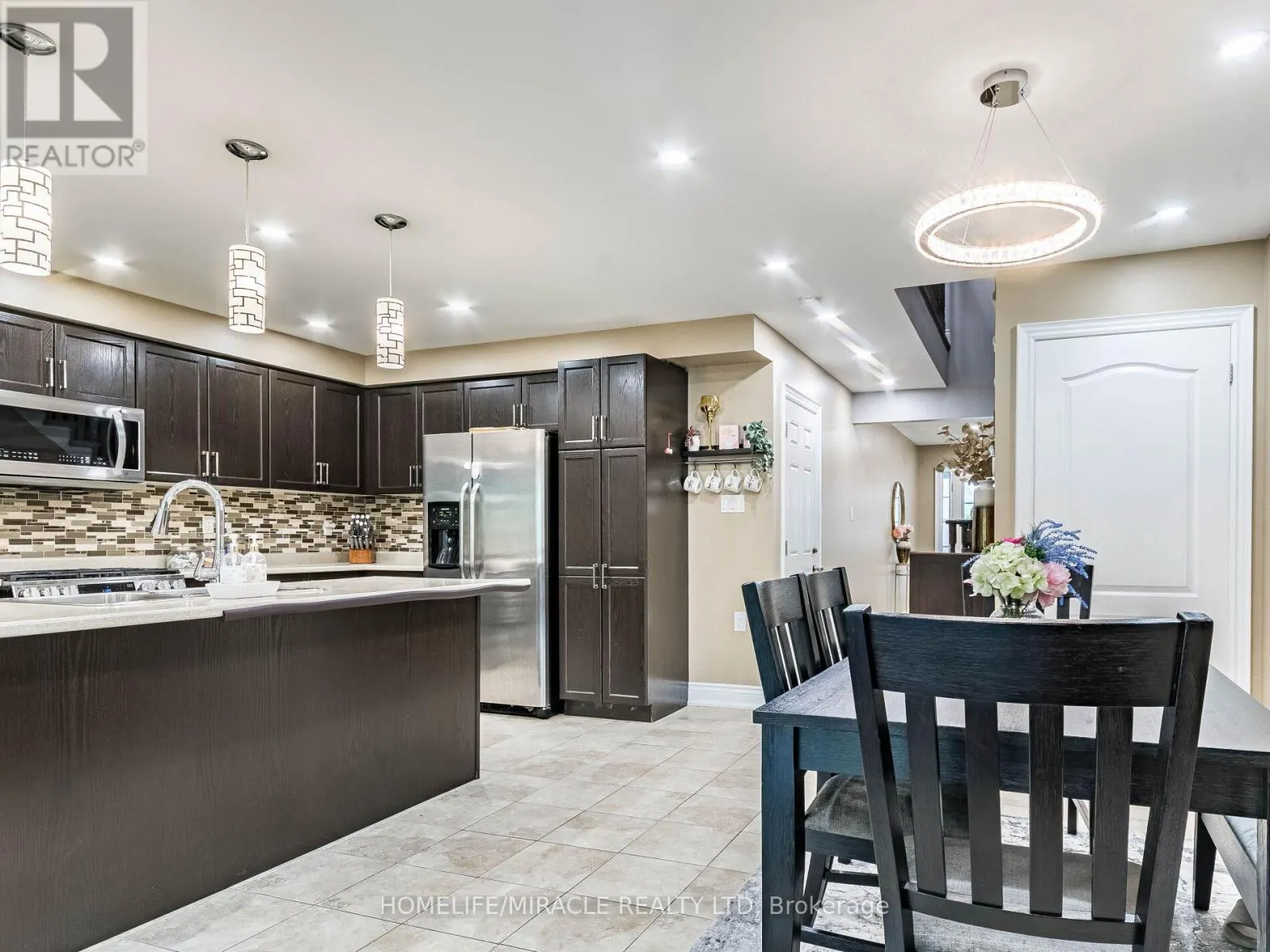 # 143 - 1035 VICTORIA ROAD S