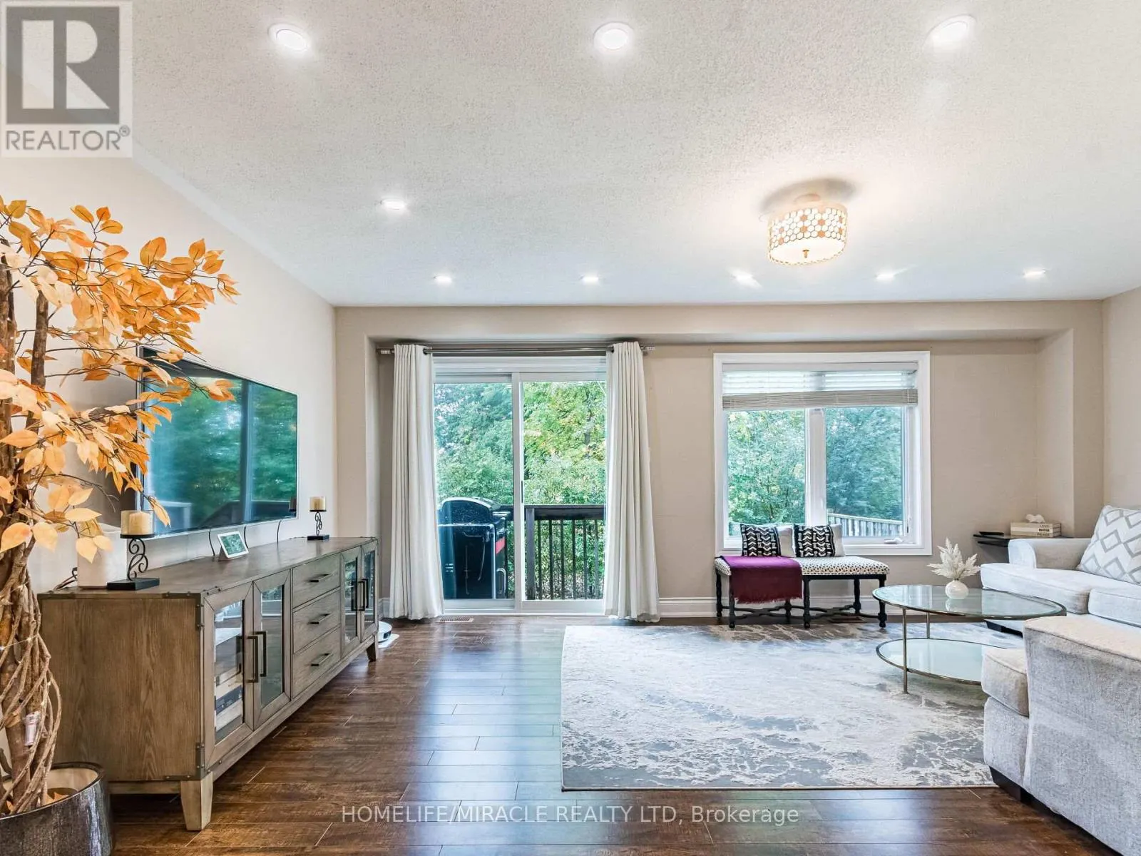 # 143 - 1035 VICTORIA ROAD S