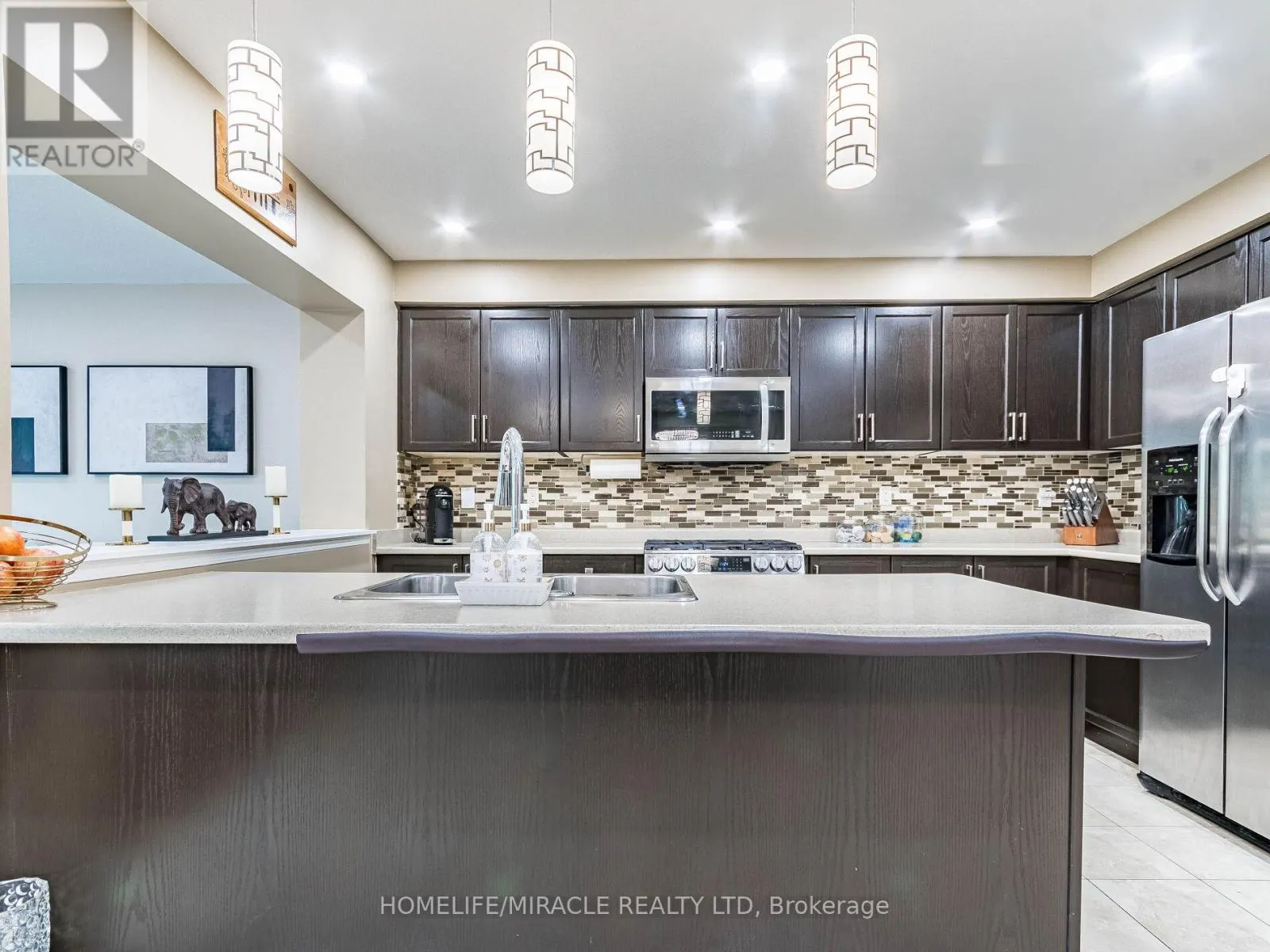 # 143 - 1035 VICTORIA ROAD S