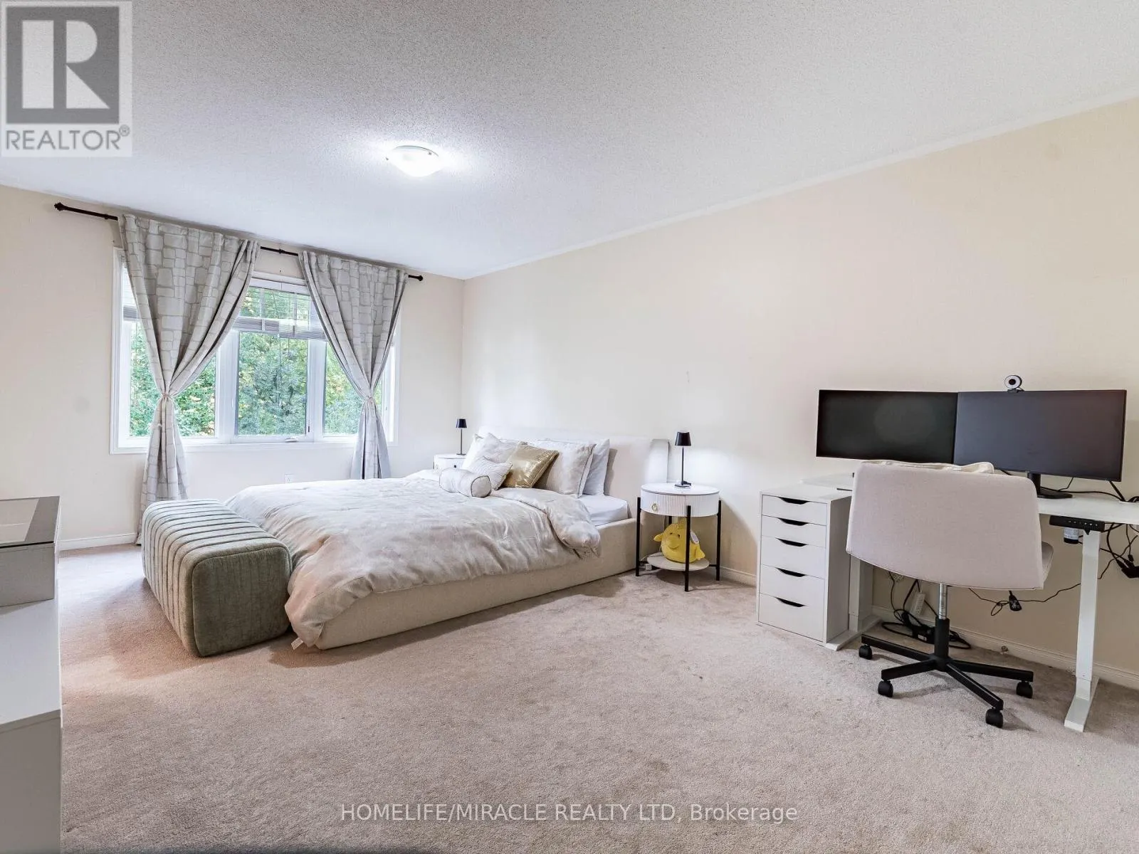 # 143 - 1035 VICTORIA ROAD S