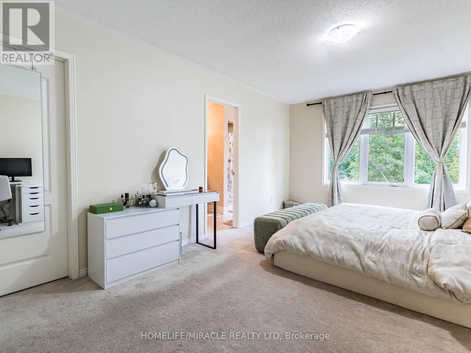 # 143 - 1035 VICTORIA ROAD S