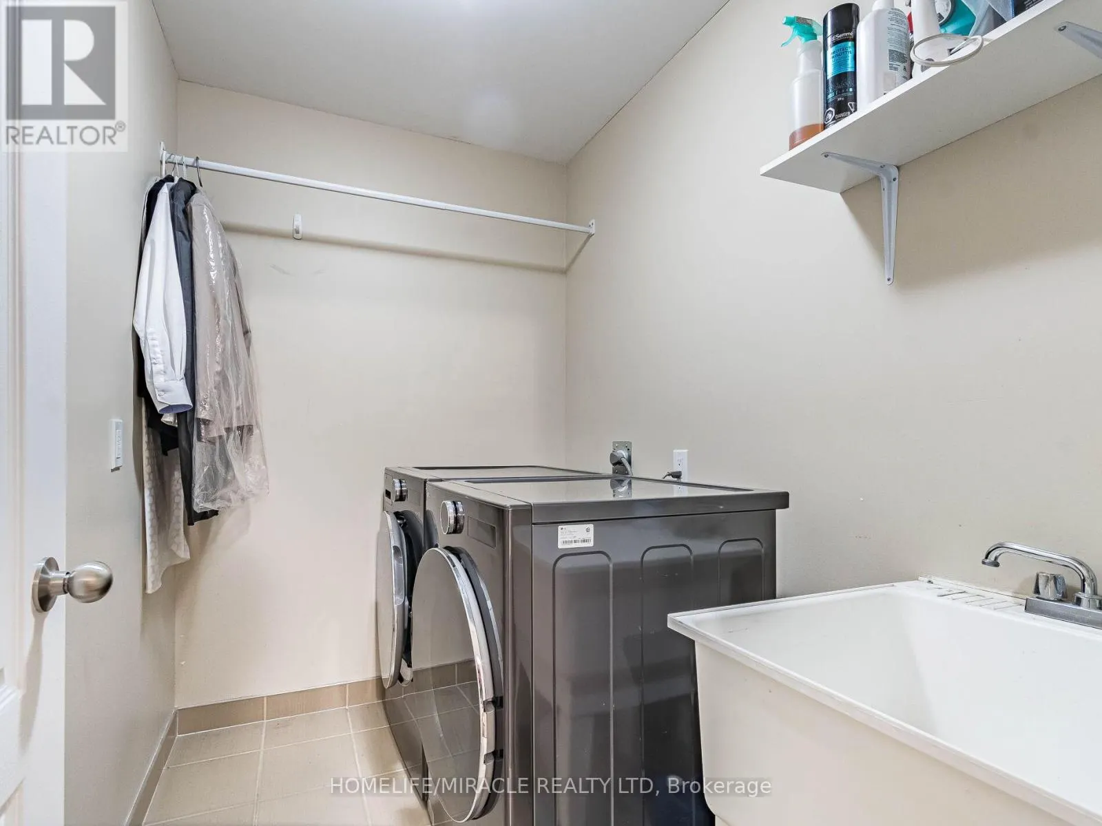 # 143 - 1035 VICTORIA ROAD S