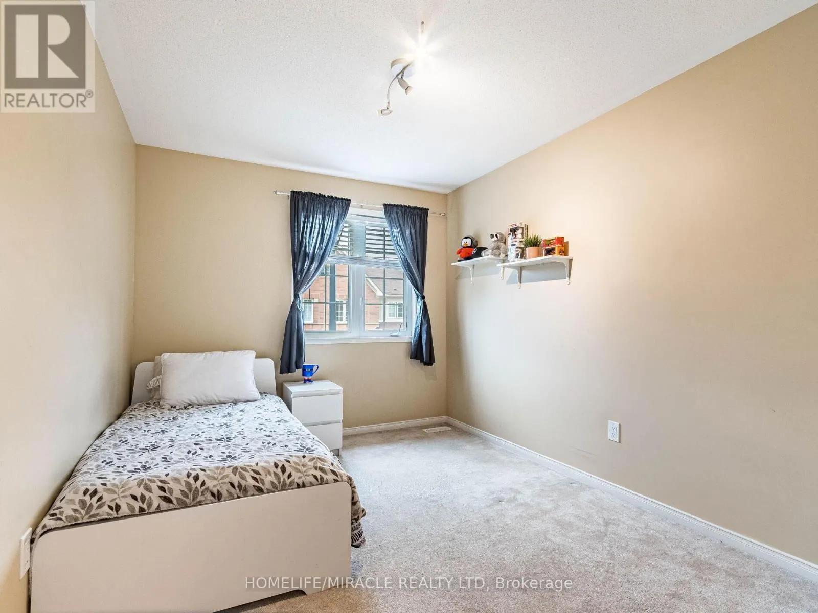 # 143 - 1035 VICTORIA ROAD S
