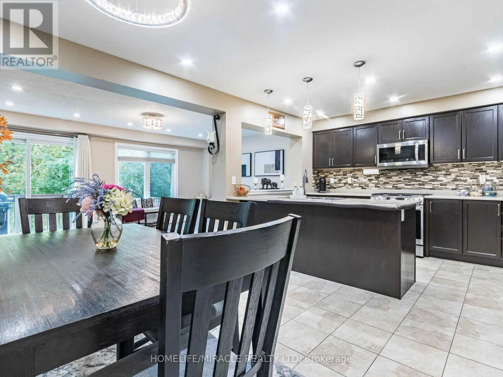 # 143 - 1035 VICTORIA ROAD S