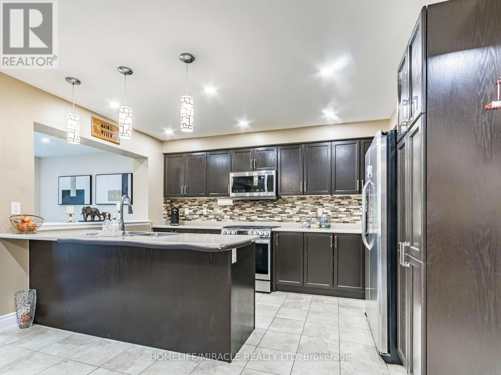 # 143 - 1035 VICTORIA ROAD S