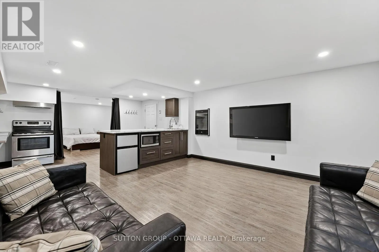 1000 ADLEY ROAD N