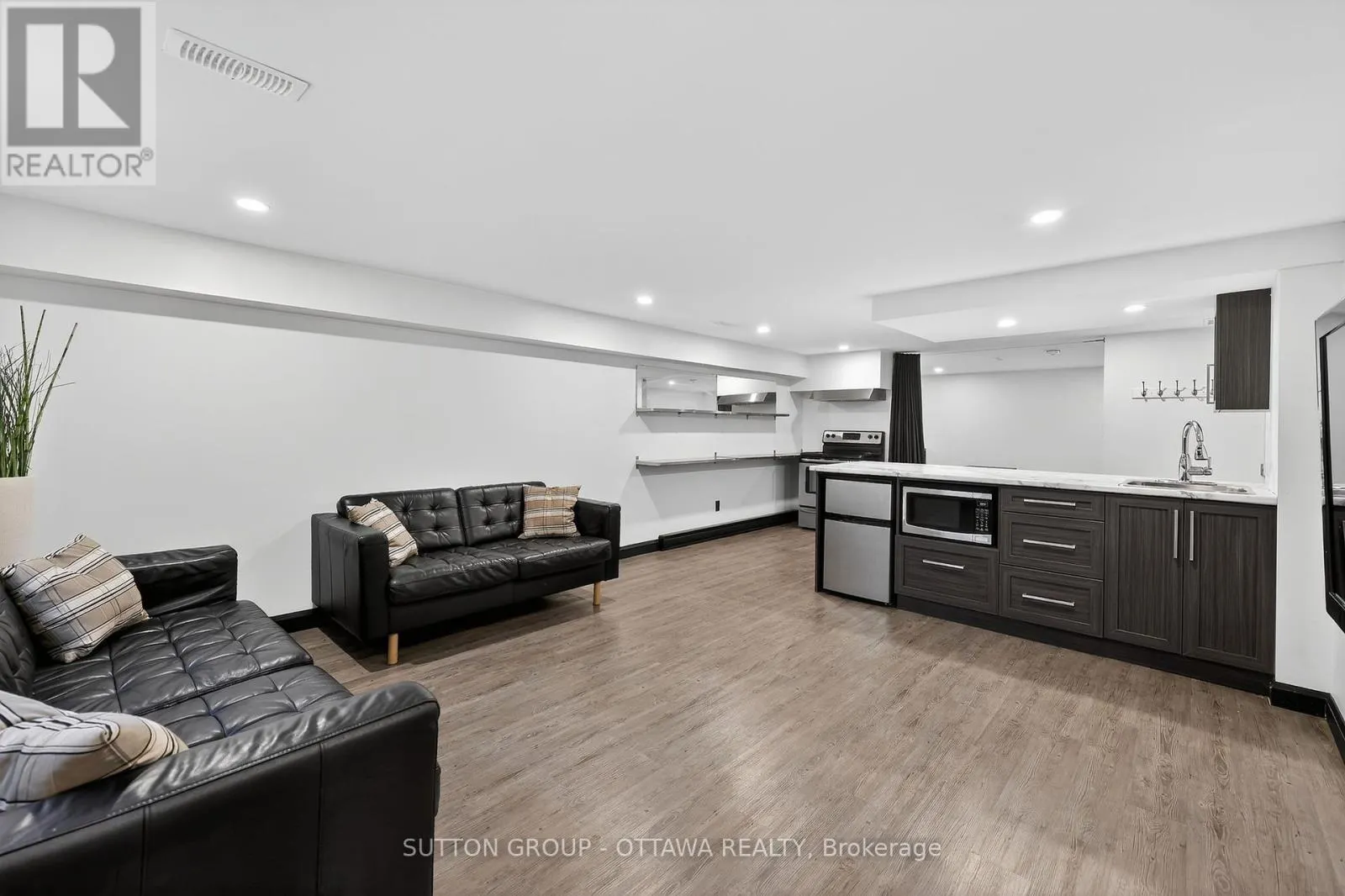 1000 ADLEY ROAD N