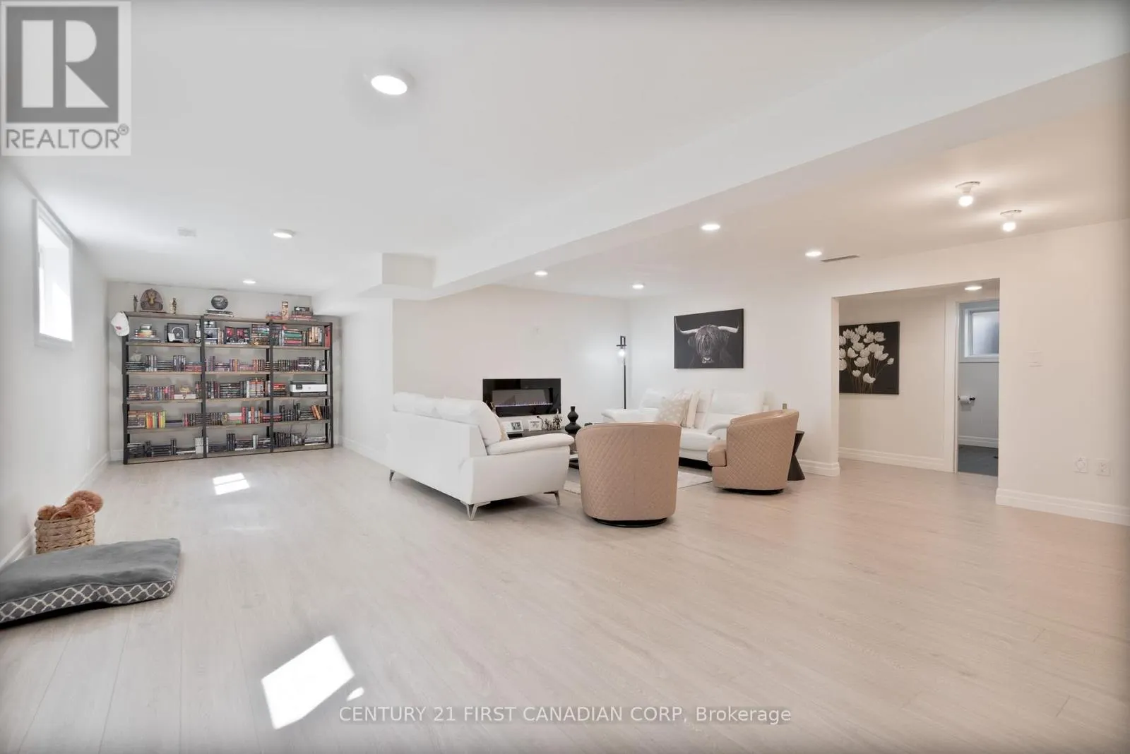 161 COLLINS WAY