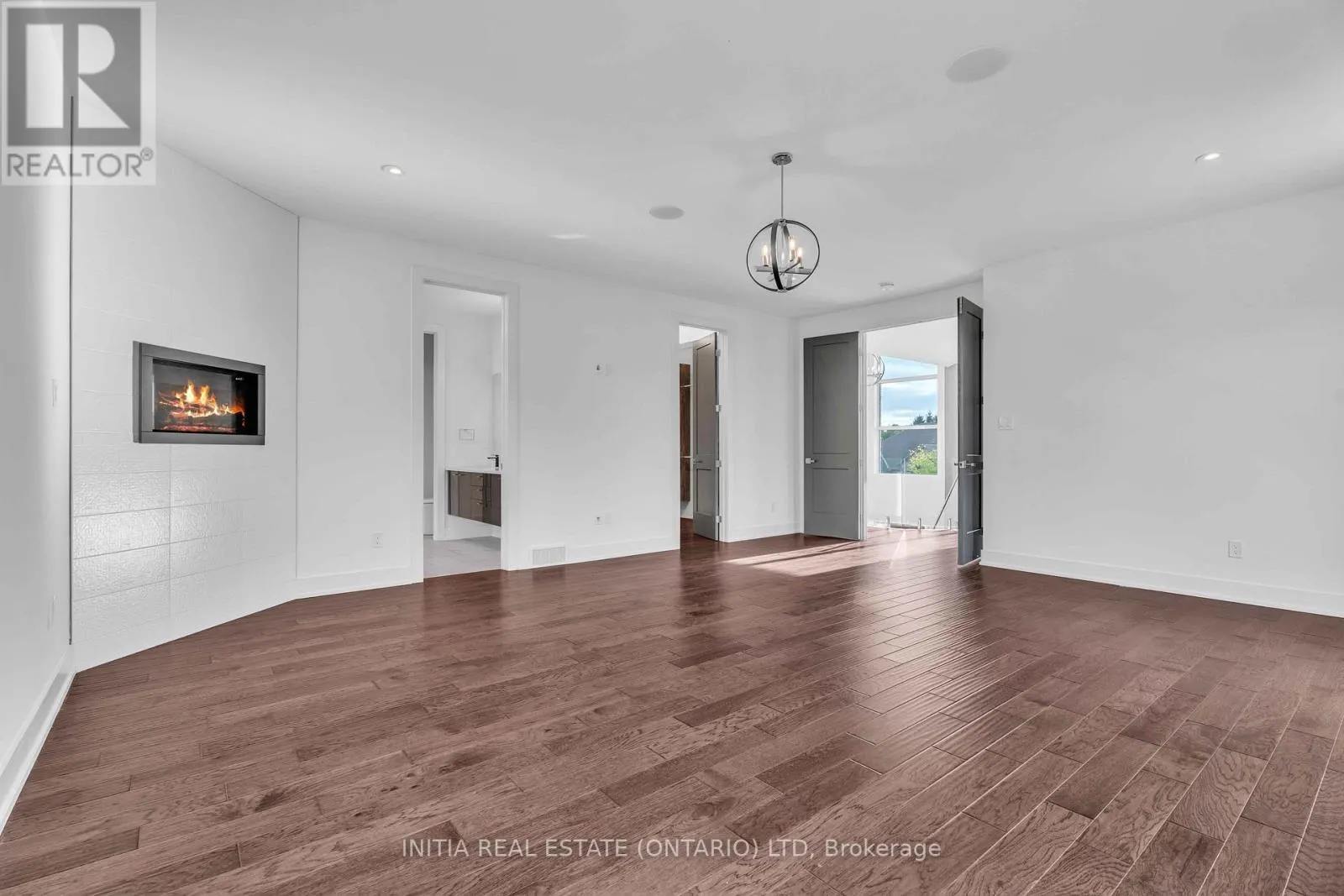 115 SOUTH CARRIAGE ROAD