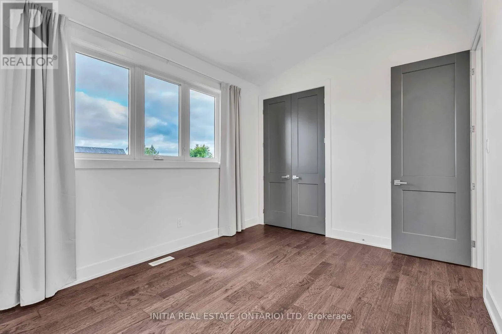 115 SOUTH CARRIAGE ROAD