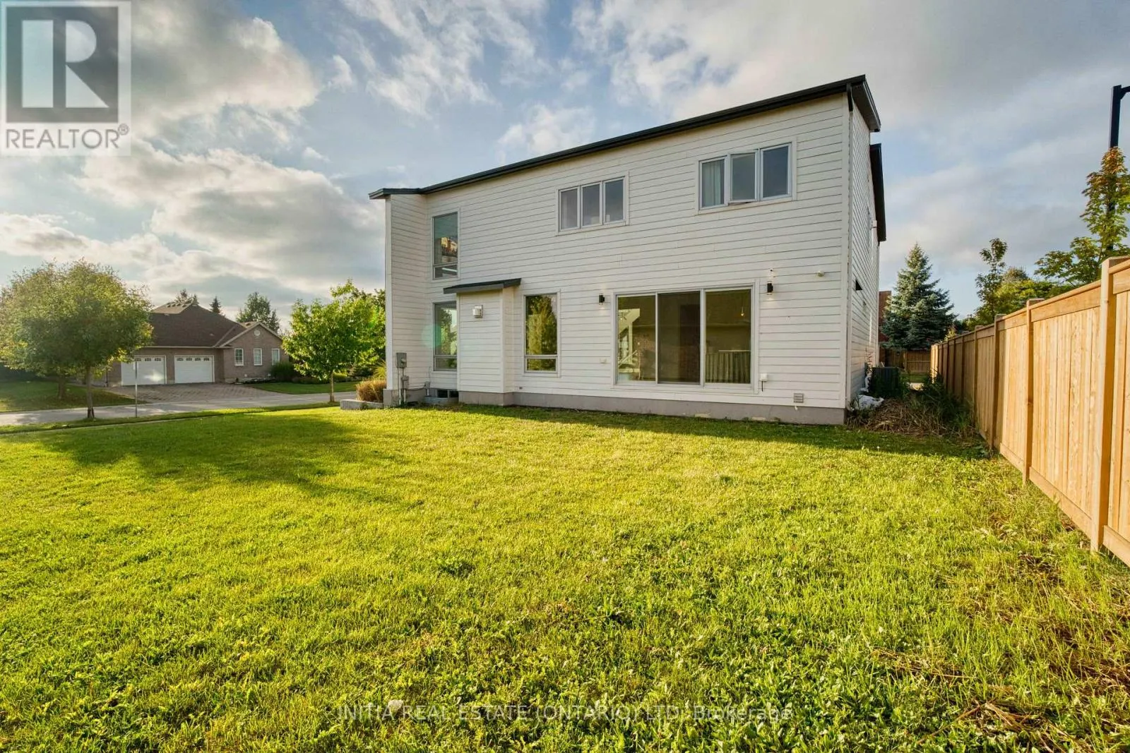 115 SOUTH CARRIAGE ROAD