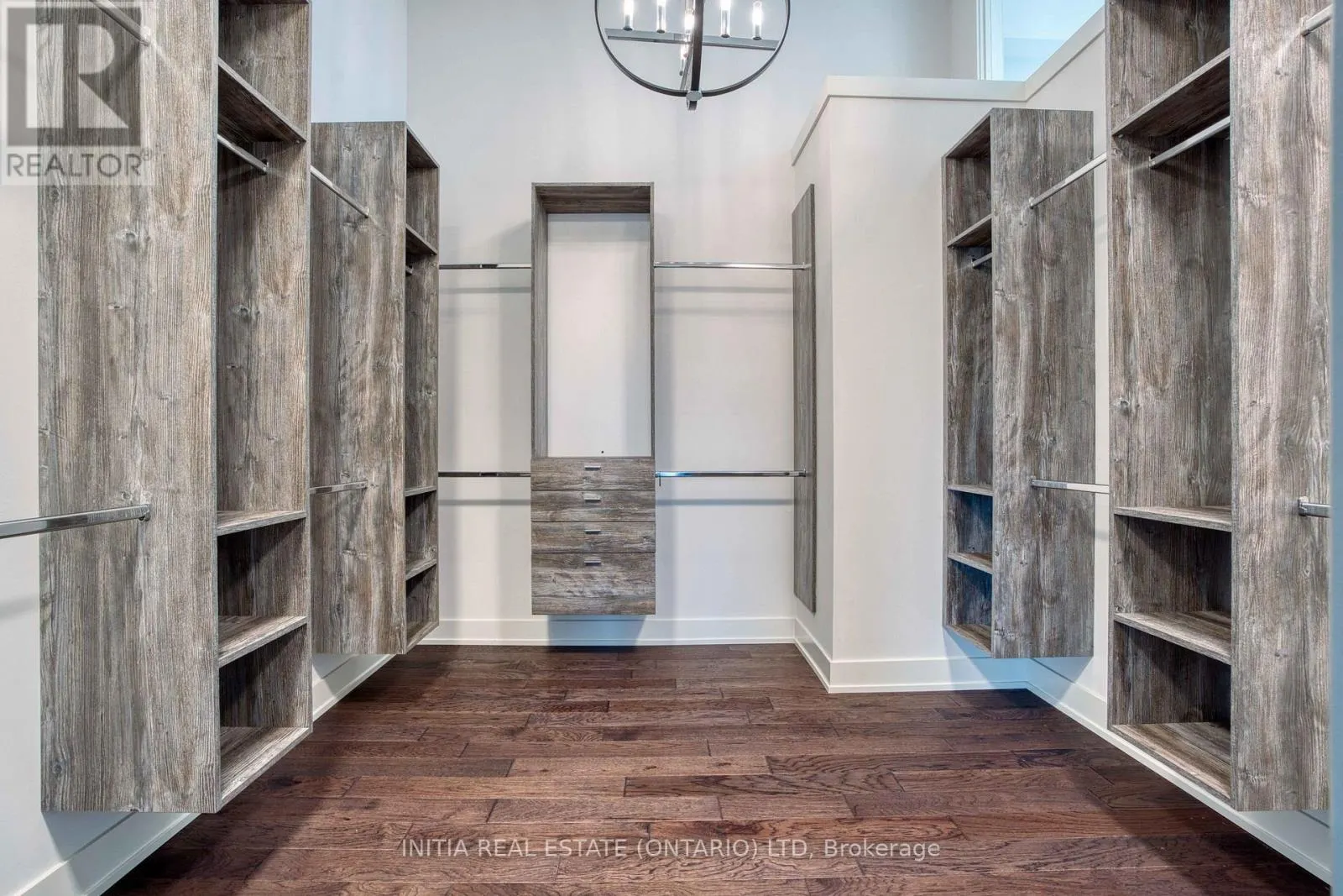 115 SOUTH CARRIAGE ROAD