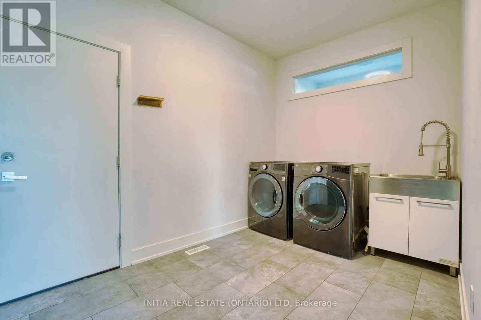 115 SOUTH CARRIAGE ROAD