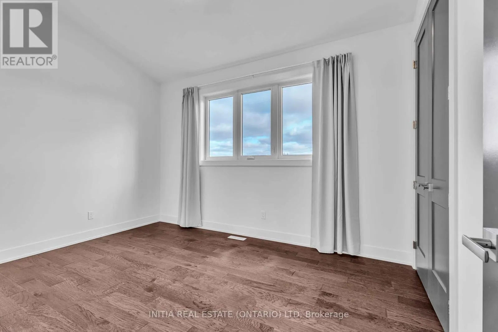 115 SOUTH CARRIAGE ROAD