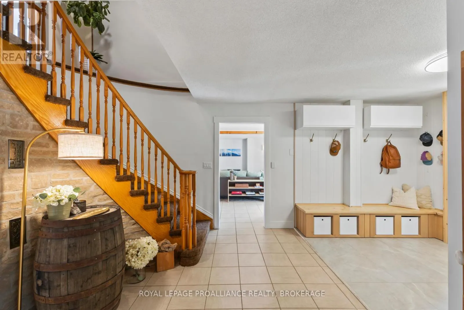 4890 NORTH SHORE CRESCENT