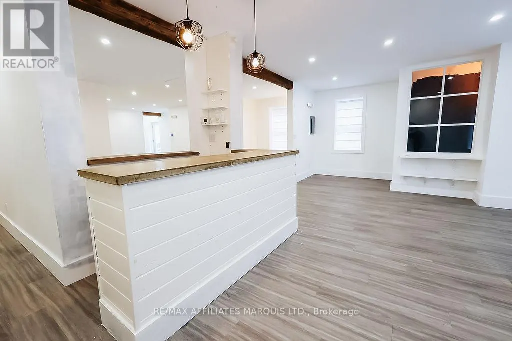 188 MILITARY ROAD S