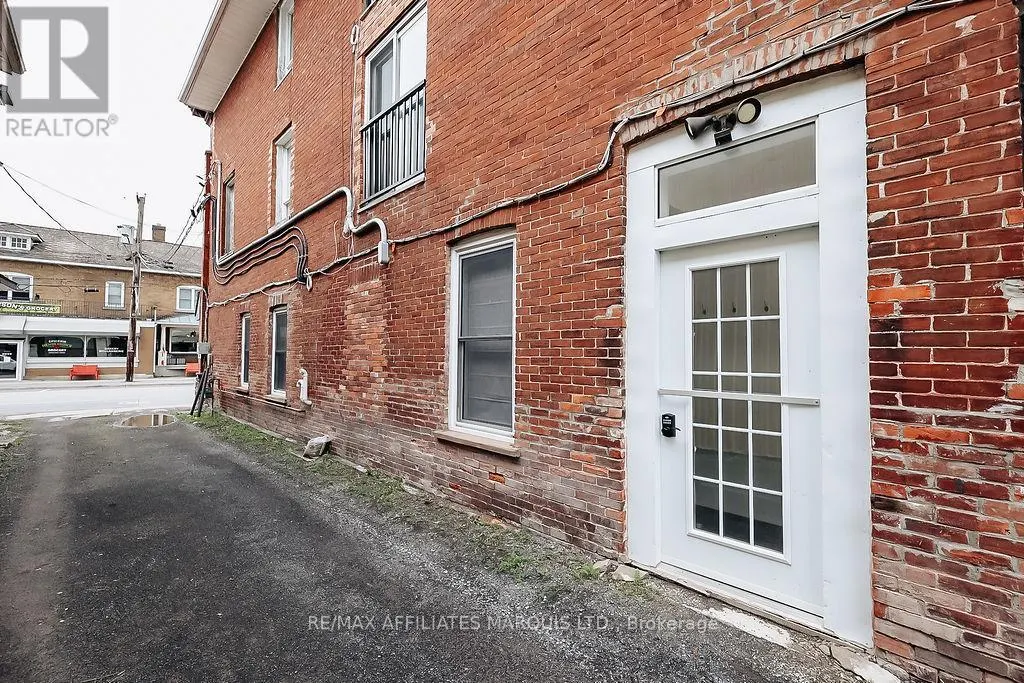 188 MILITARY ROAD S