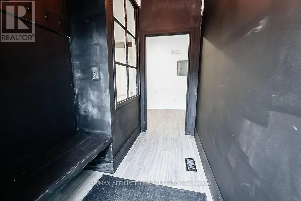 188 MILITARY ROAD S