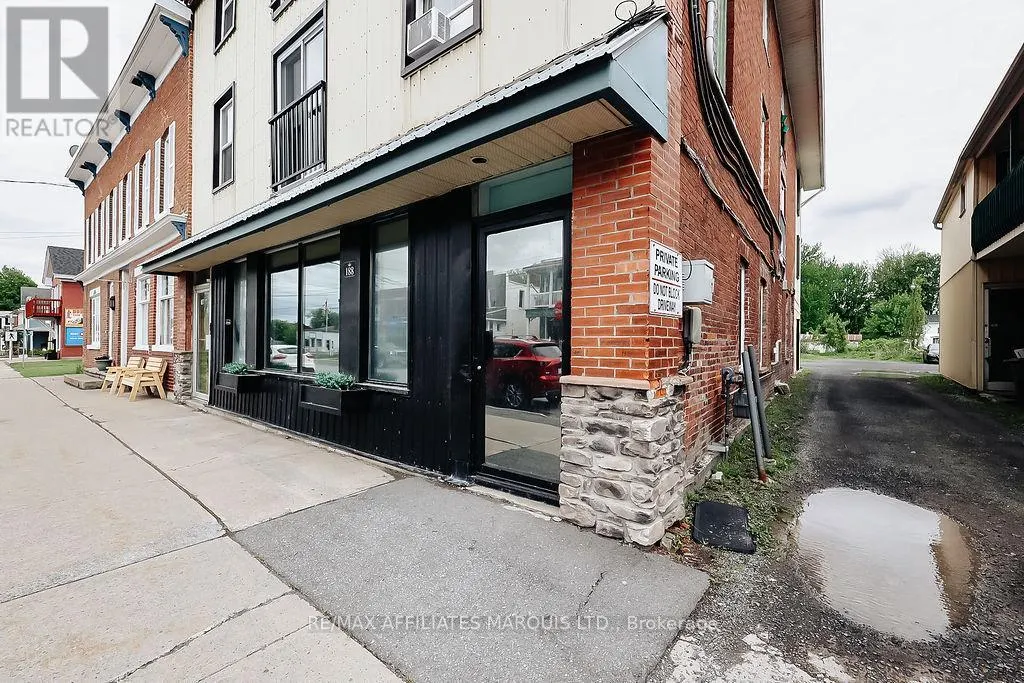 188 MILITARY ROAD S
