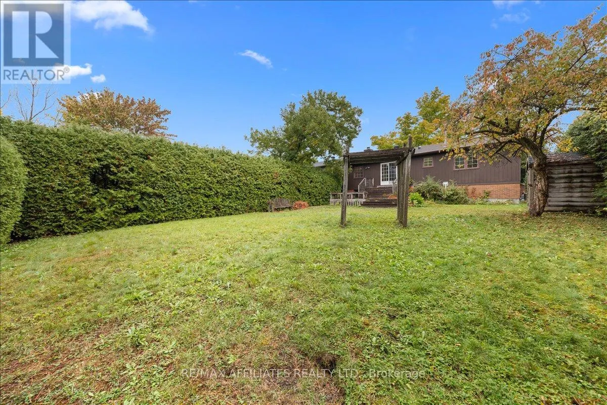 1610 SCHOUTEN DRIVE