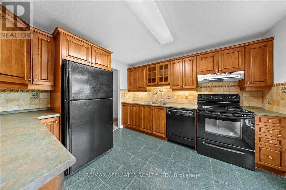 1610 SCHOUTEN DRIVE