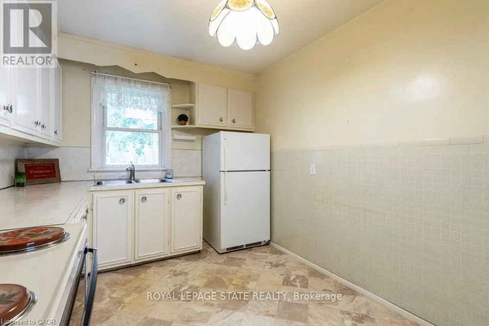 22 DUNNING COURT