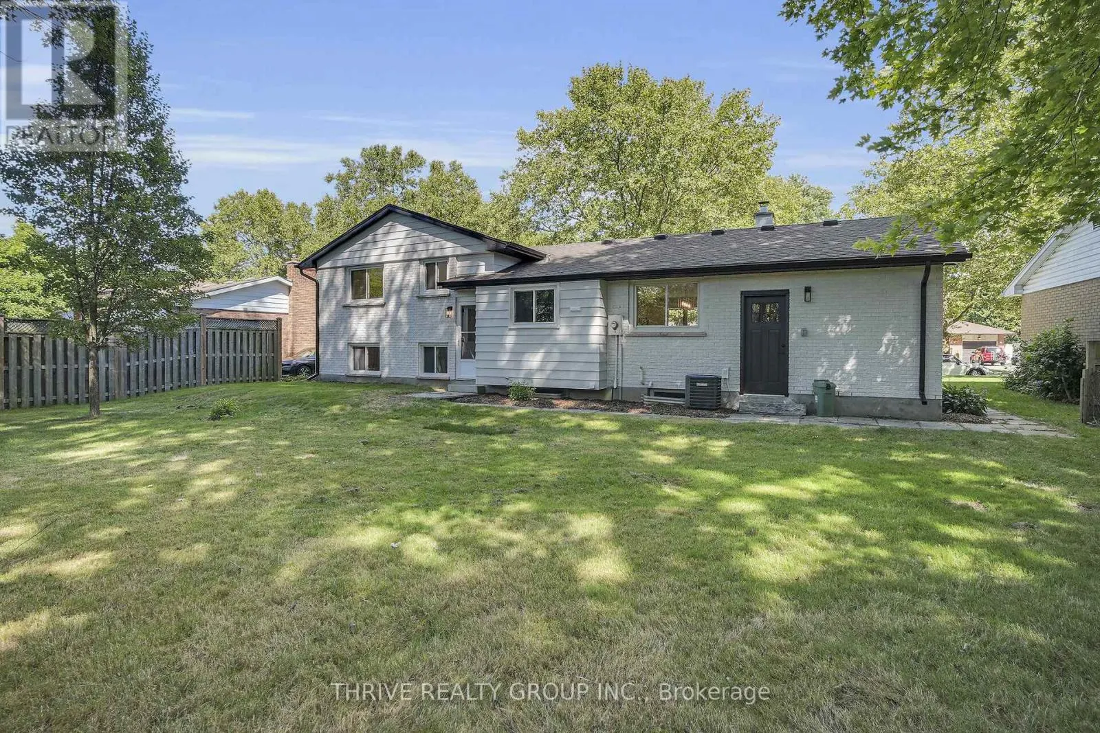 553 VISCOUNT ROAD