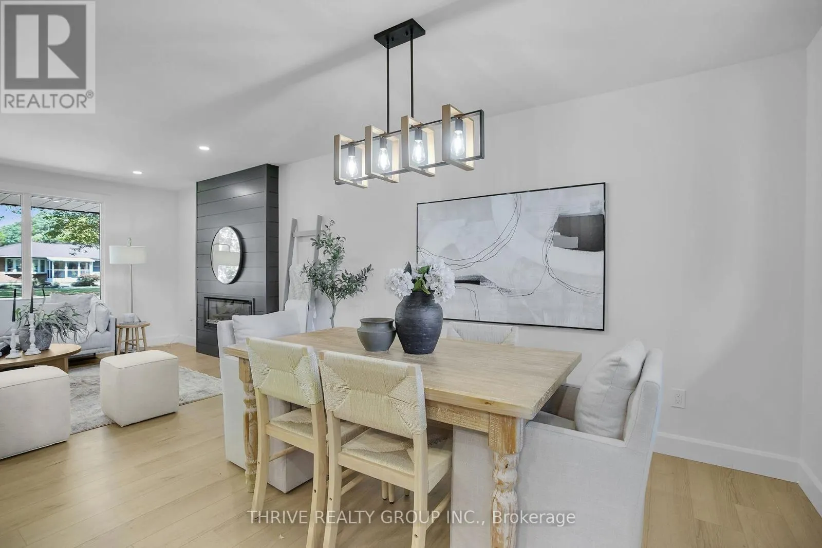 553 VISCOUNT ROAD