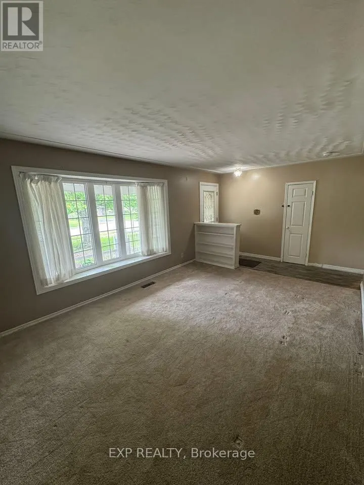 370 GREENBROOK DRIVE