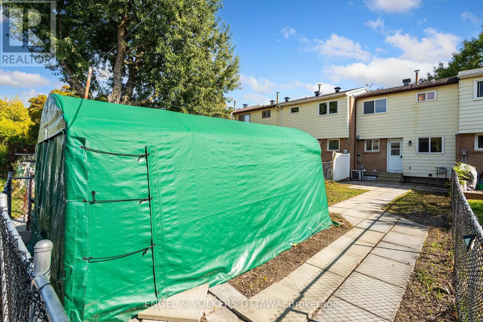 933 GREENBRIAR AVENUE