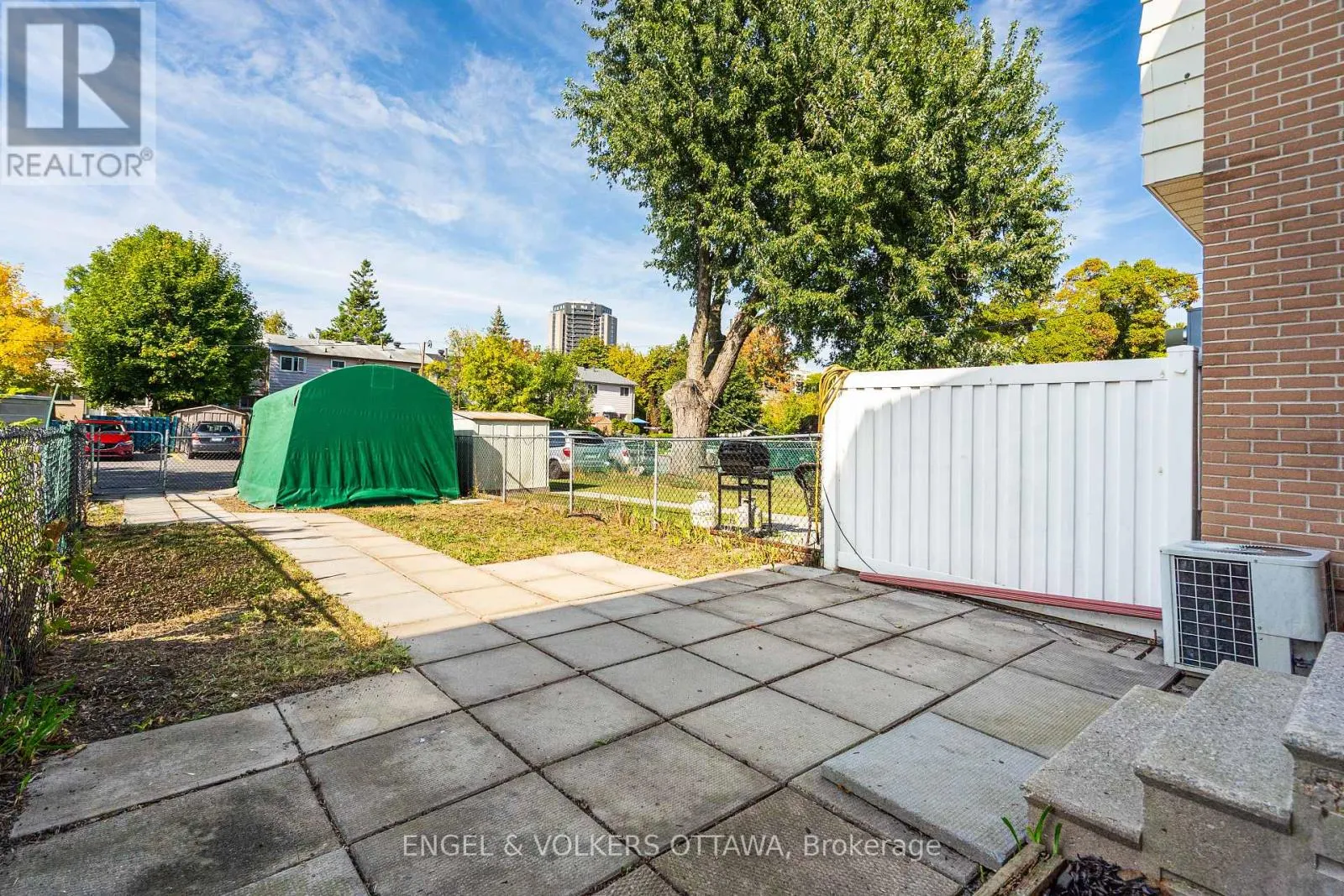 933 GREENBRIAR AVENUE