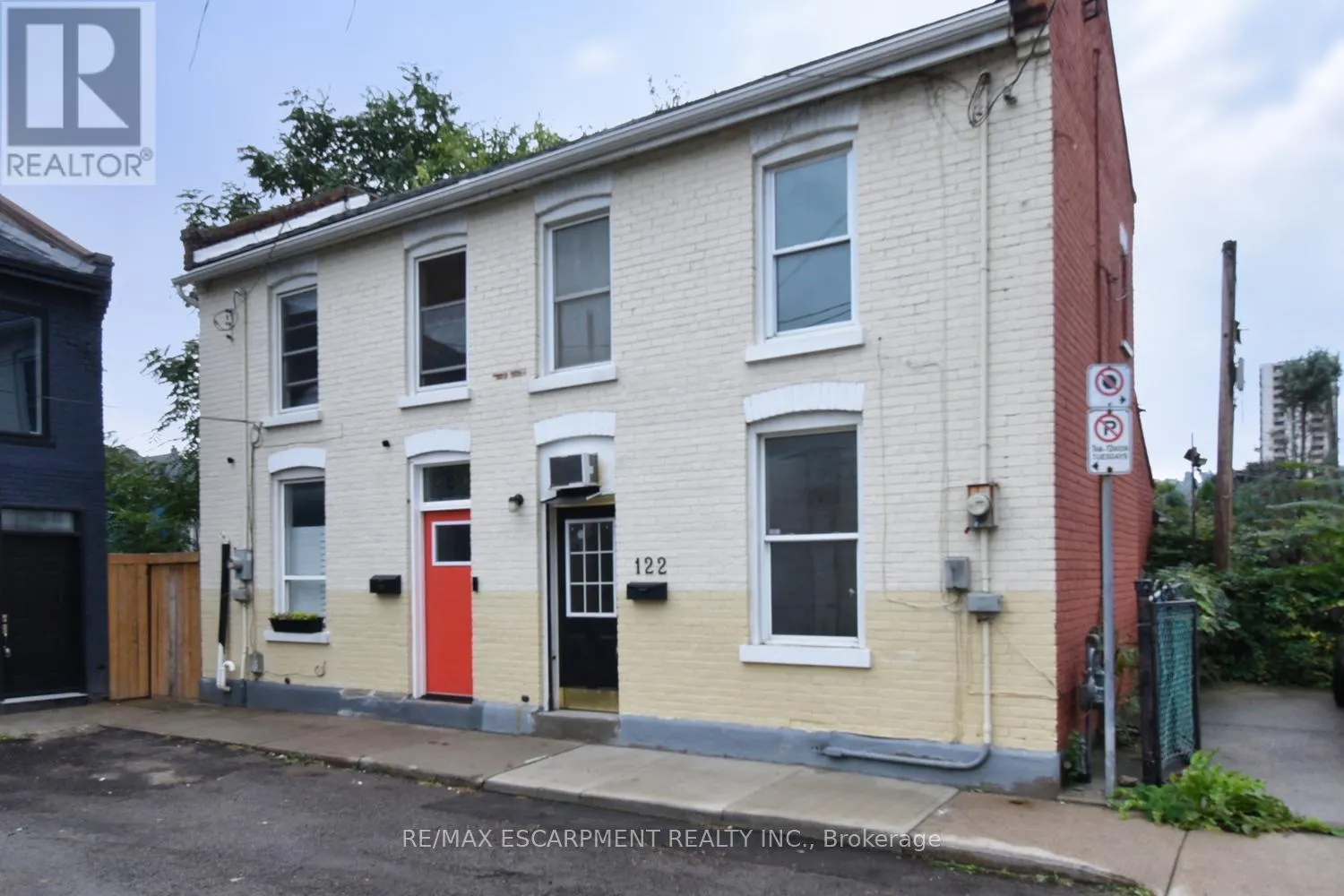 122 EVANS STREET