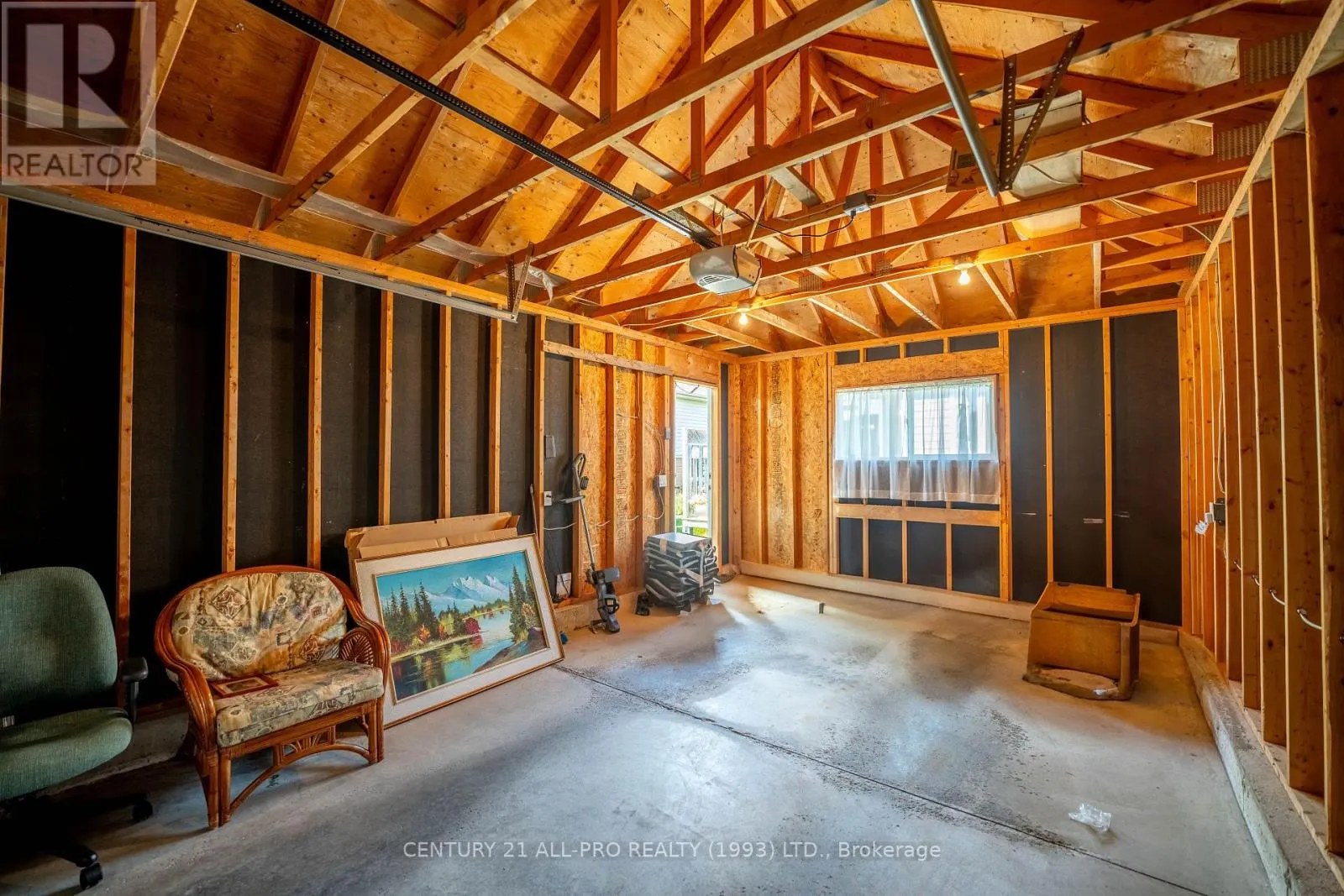 745 PRINCE OF WALES DRIVE