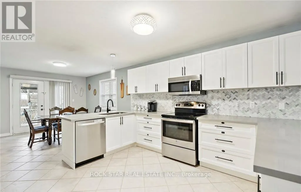 996 BEACH BOULEVARD