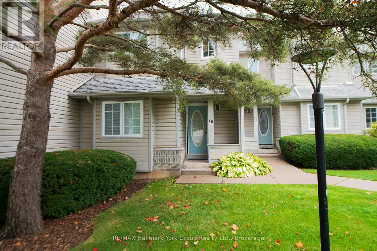 49 - 162 SETTLERS WAY, #49