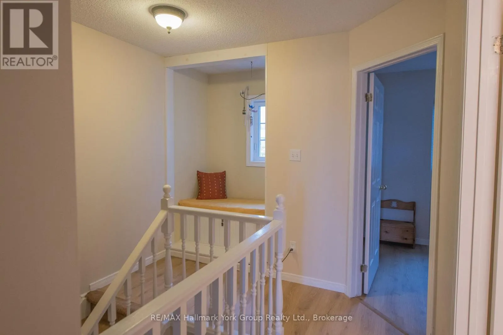 49 - 162 SETTLERS WAY, #49
