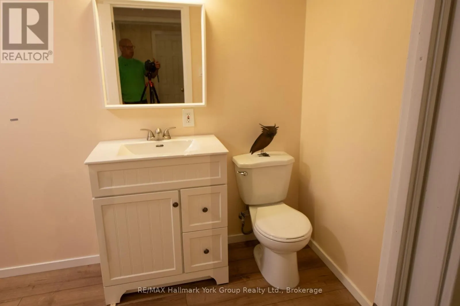 49 - 162 SETTLERS WAY, #49