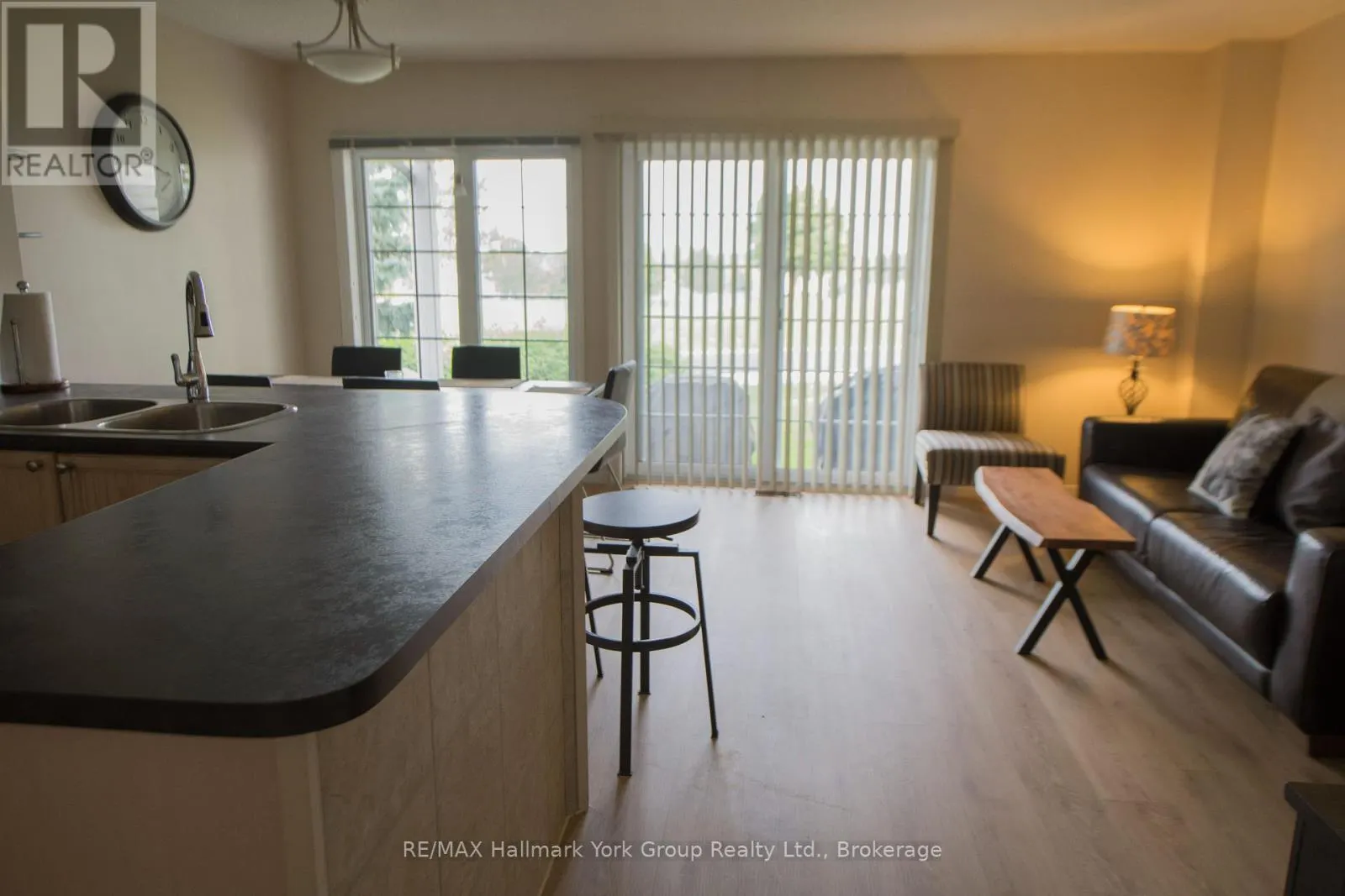 49 - 162 SETTLERS WAY, #49