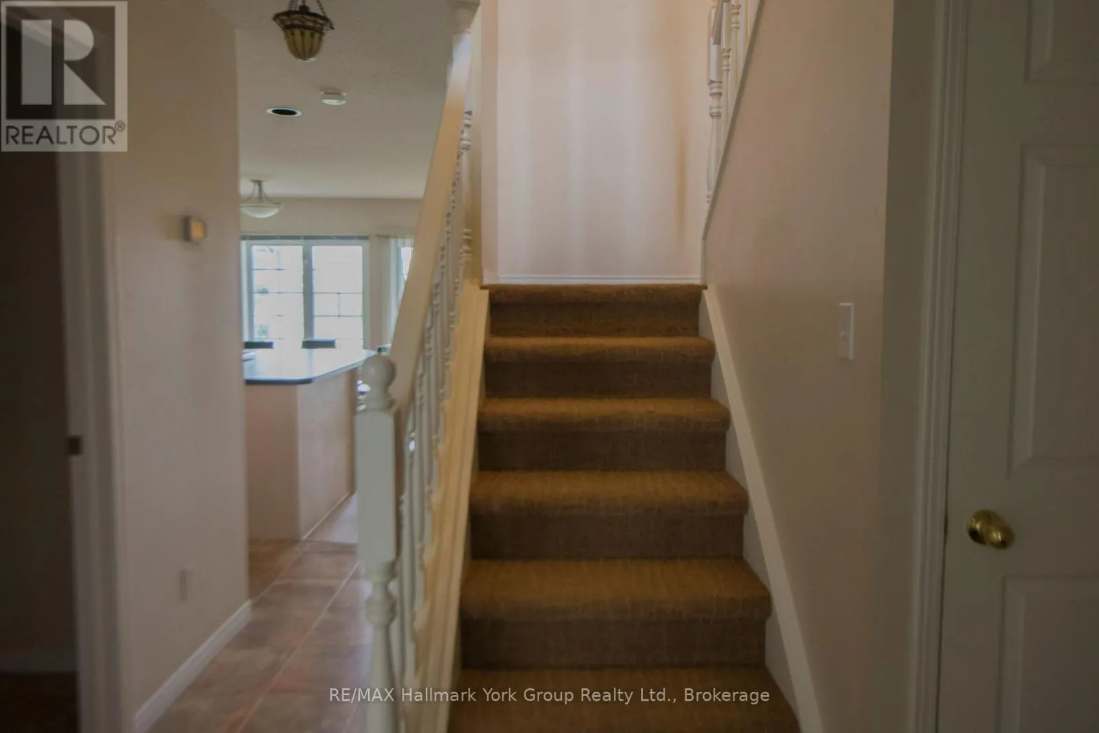 49 - 162 SETTLERS WAY, #49