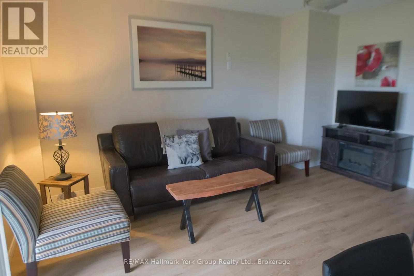49 - 162 SETTLERS WAY, #49