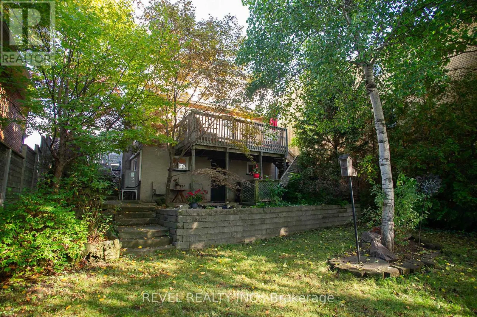 24 AVENUE ROAD