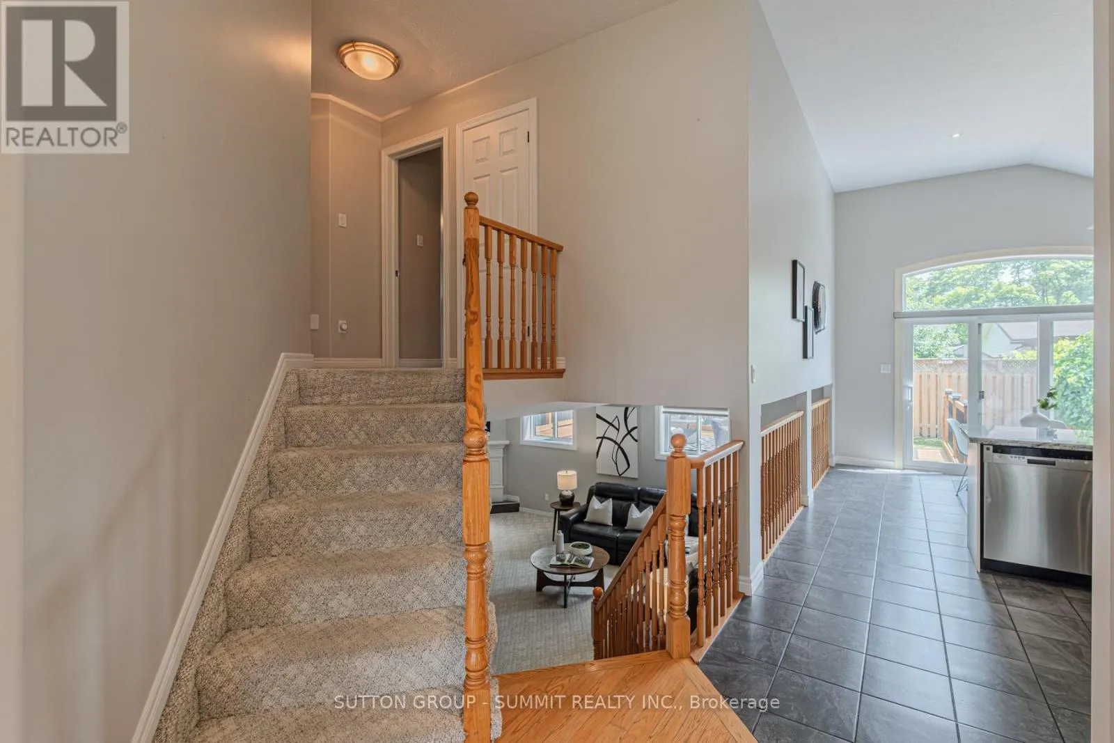 5 MACDONALD CRESCENT